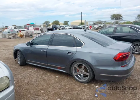2017 Volkswagen Passat 1.8T S z USA, uszkodzony, nr VIN 1VWAT7A32HC008766